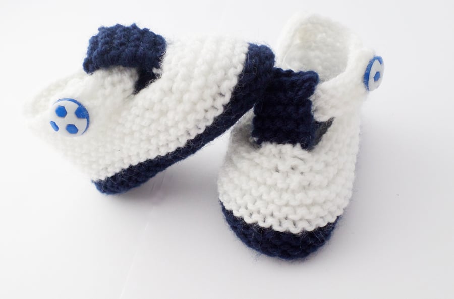 Hand knitted baby boy T bar shoes booties 0-3 months