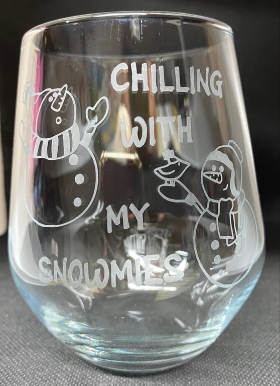 Hand Etched Glass, Chilling with my Snowmies
