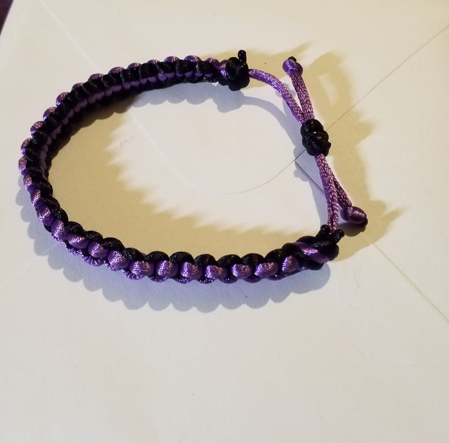 Handmade purple and black macrame bracelet, adjustable 