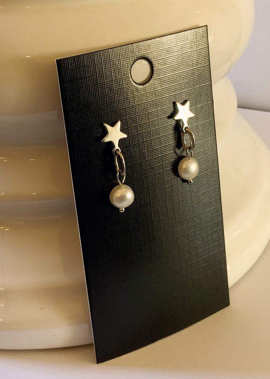 Star & Pearl Earrings.