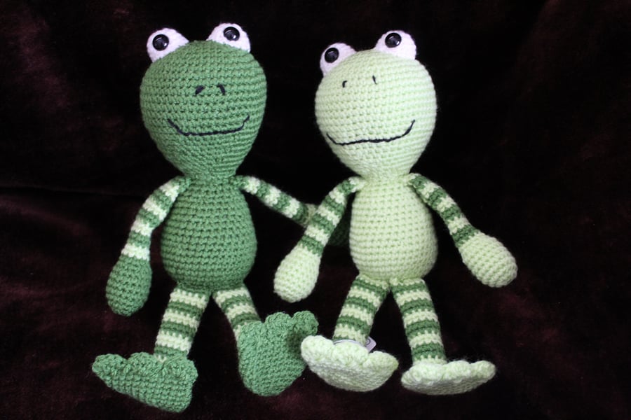 Crochet frog