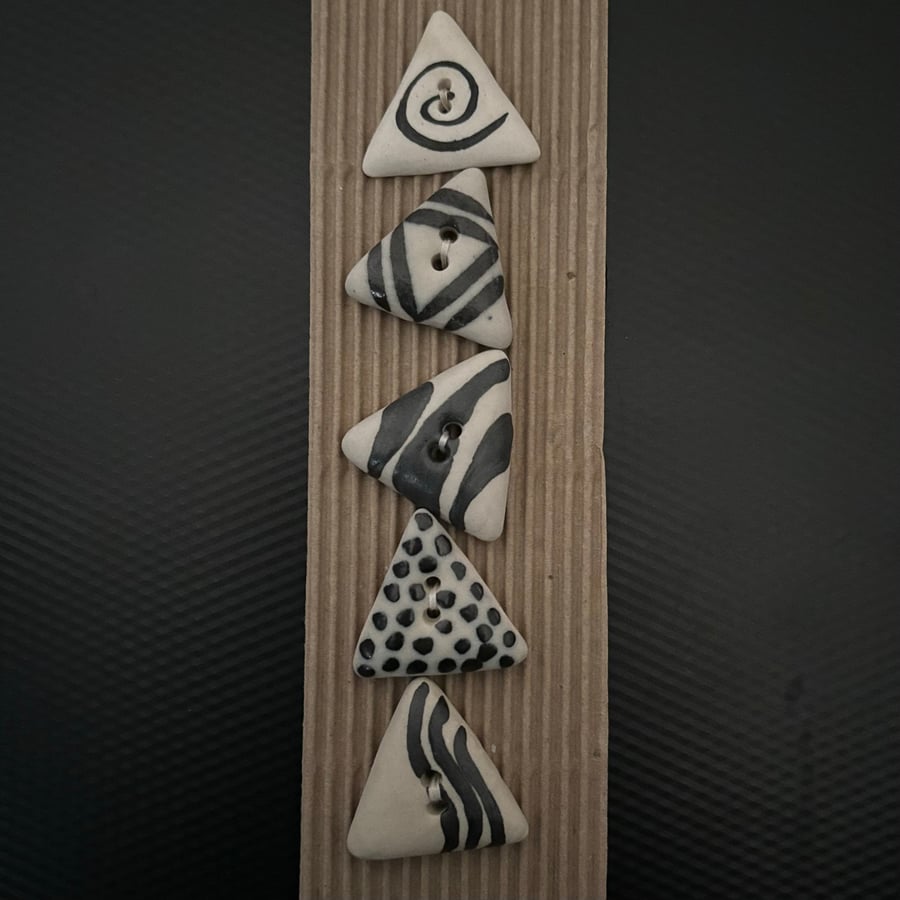  Triangle Ceramic Buttons- set of 5 - Black & white mixed geometric patterns 