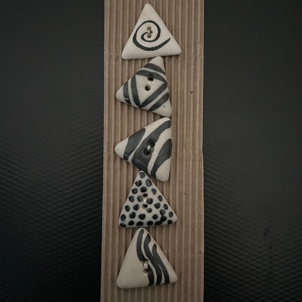  Triangle Ceramic Buttons- set of 5 - Black & white mixed geometric patterns 