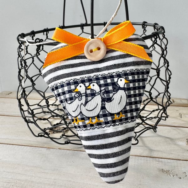 SALE - DUCKLINGS HEART - checks and stripes