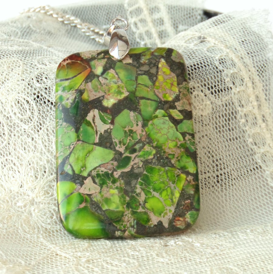 Green jasper pendant necklace