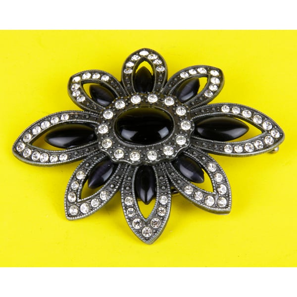 3- FLOWER SHAPED BELT BUCKLE