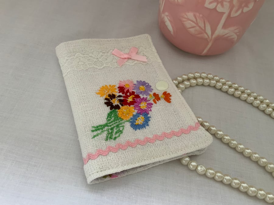 Vintage Fabric Needle Case,  Needle Book, Needle Storage, Pin Storage