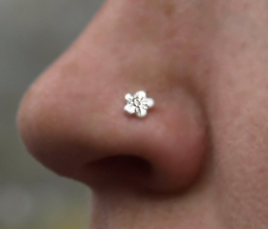Nose Stud Forget-me-not flower