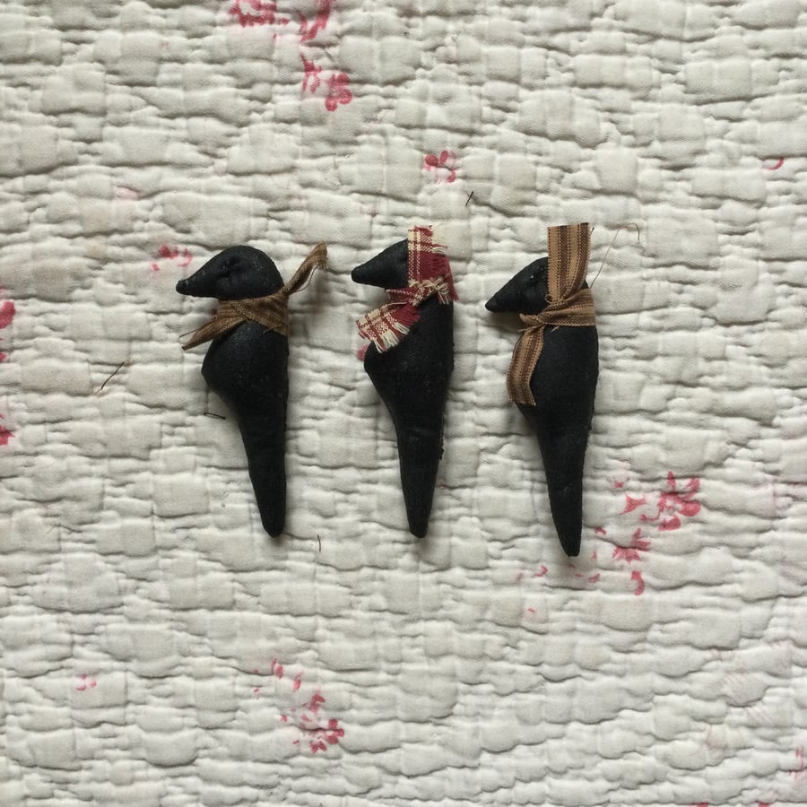 Set of three mini black crows 