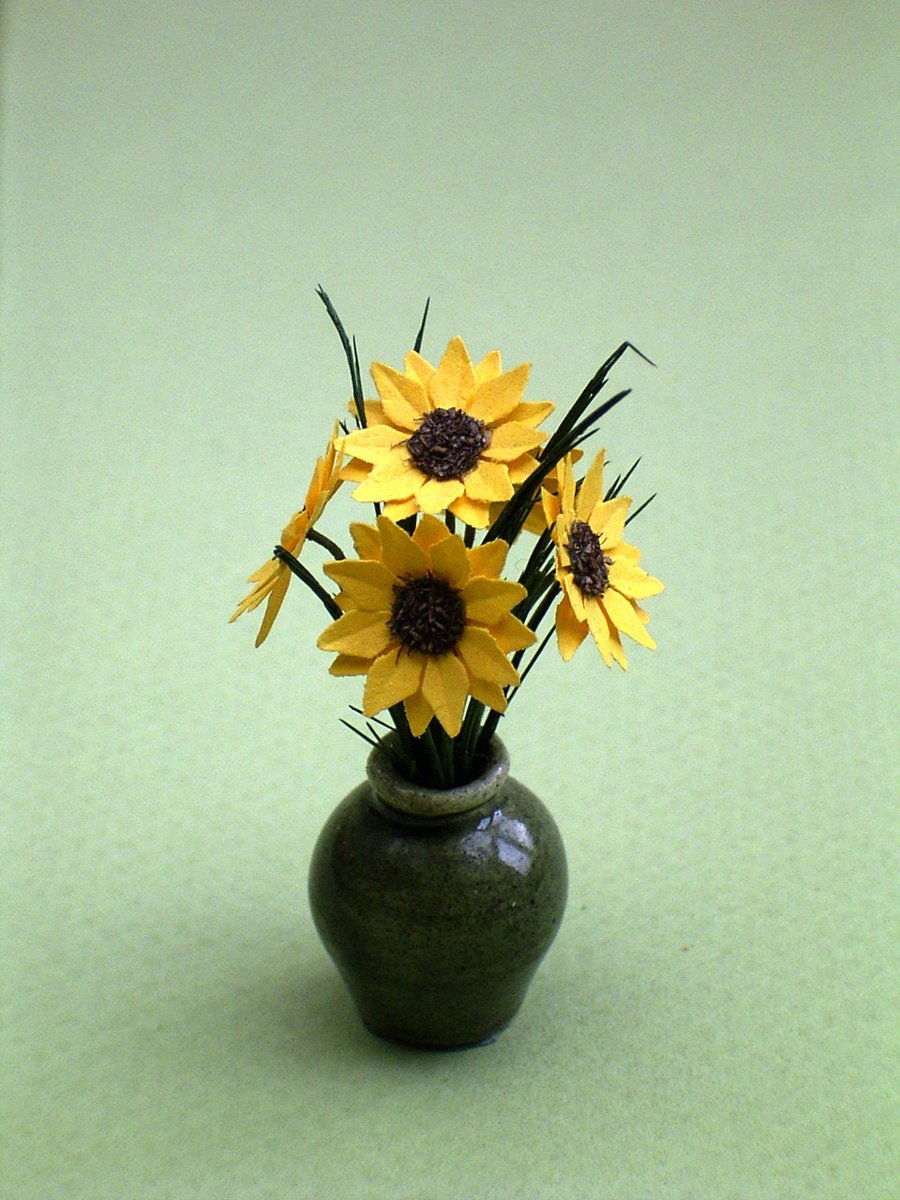 DIY Small Sunflower Paper Flowers for 12th scale Dollhouses