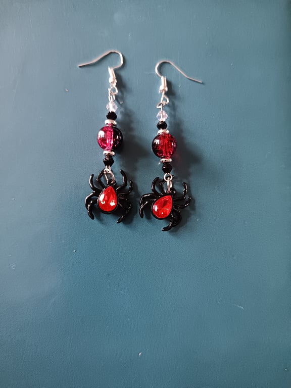 Red and black beaded spider dangle earrings 