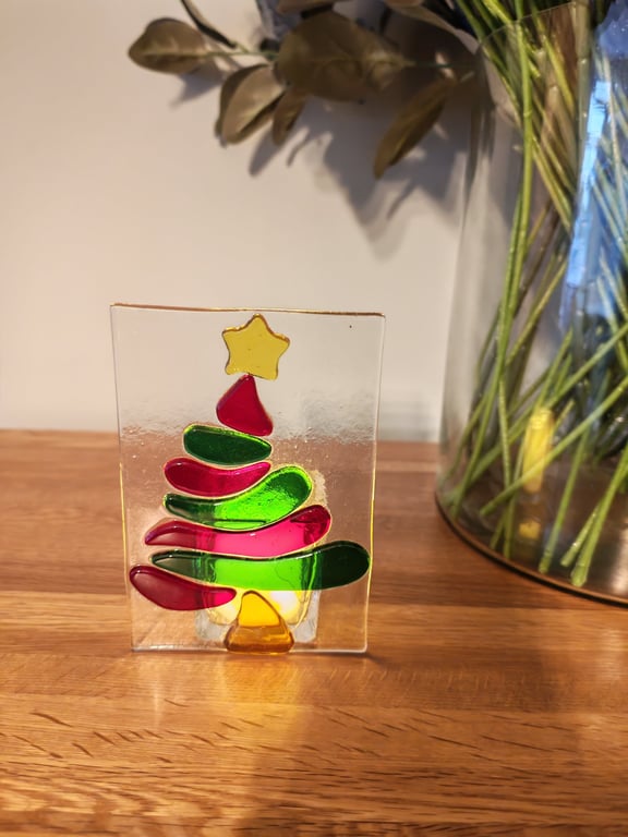 Red and Green Fused Glass Christmas Tree tealight