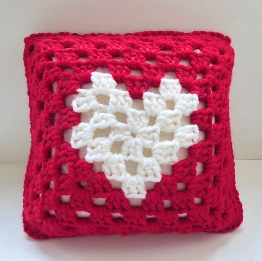 crochet heart cushion cover, Valentine cushion cover, removable cushion cover