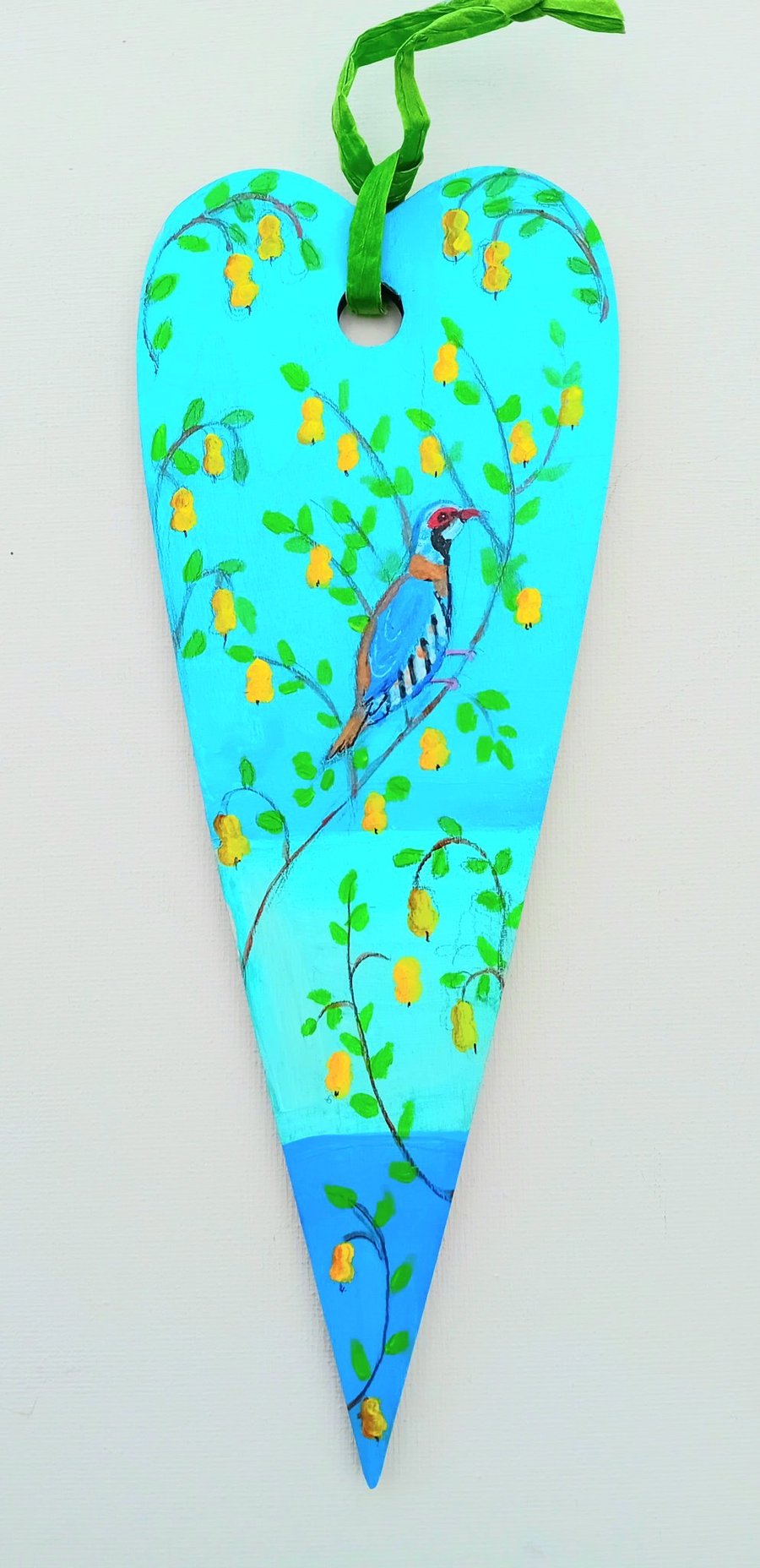 Partridge in a pear tree heart decoration 