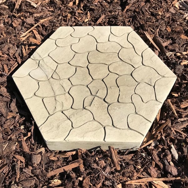 Slate Design Stepping Stone Insect Drinker