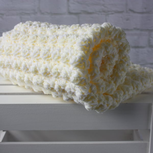 Crochet Baby Blanket in Yellow and white 