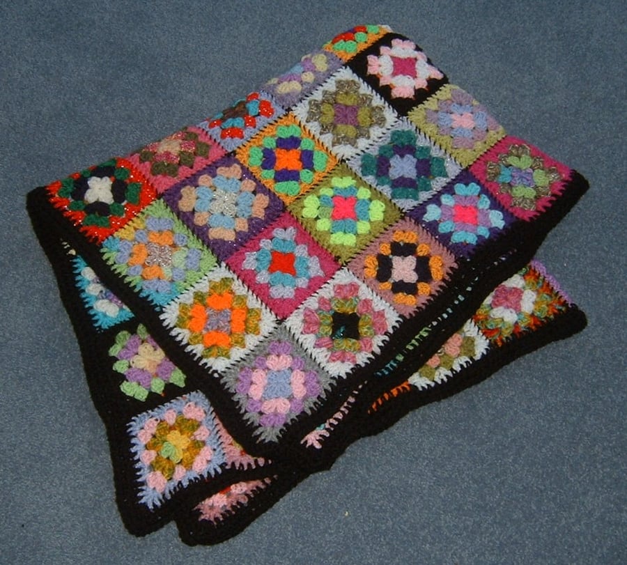Traditional granny square blanket (ref 63942)