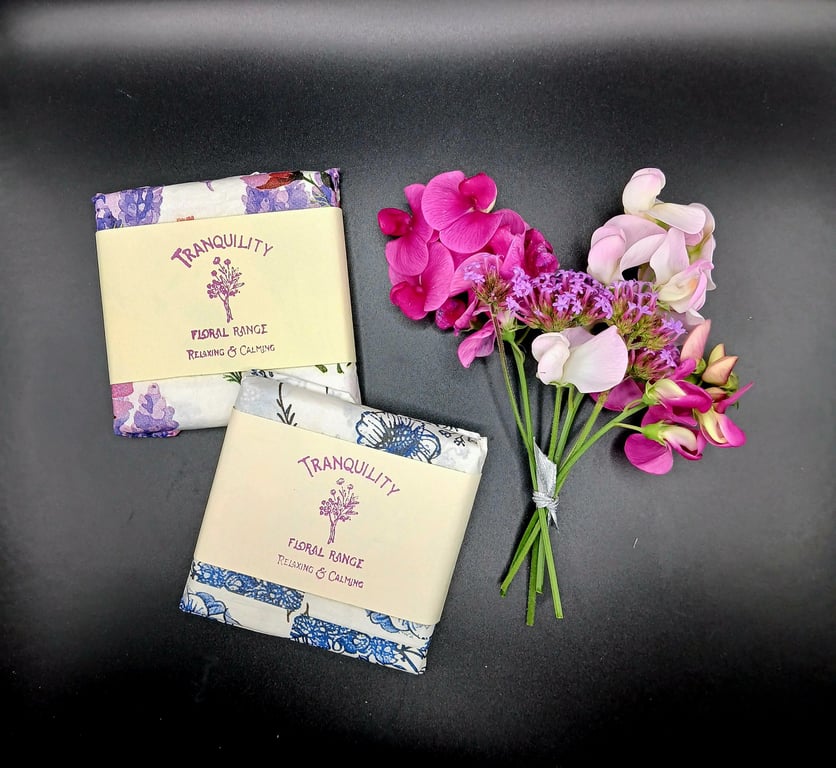 A Little Box of Calm - Aromatherapy Botanical Wax Melts for Relaxation