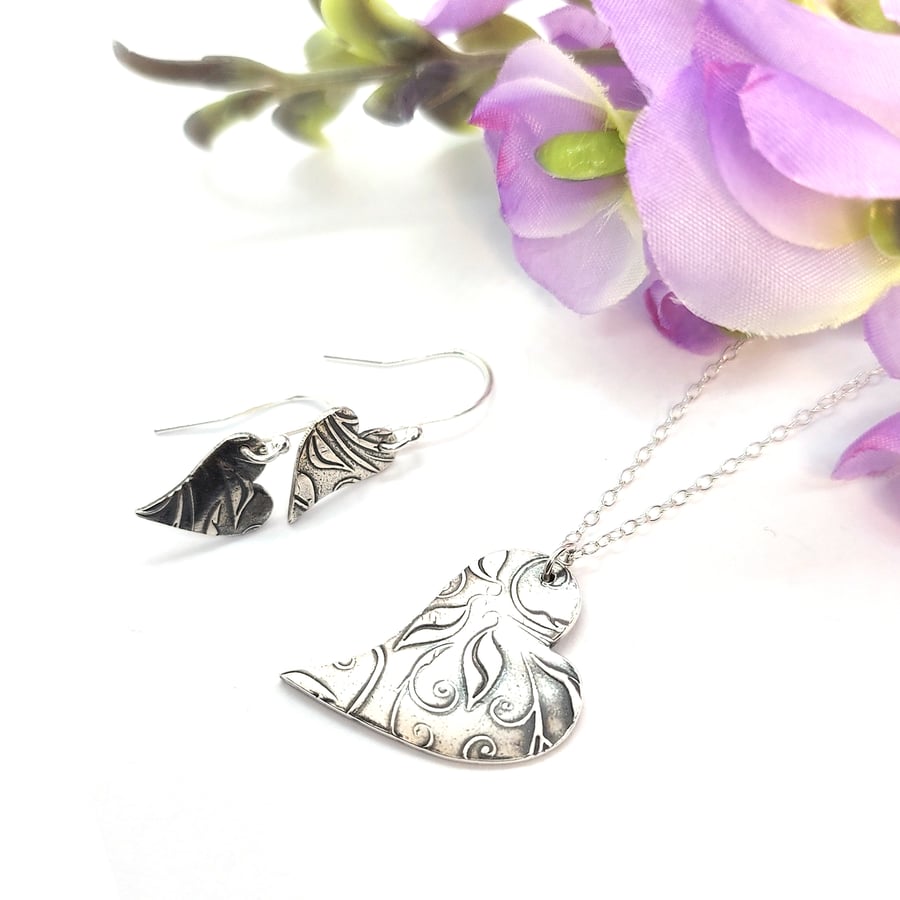 Silver Floral Heart asymmetrical pendant necklace