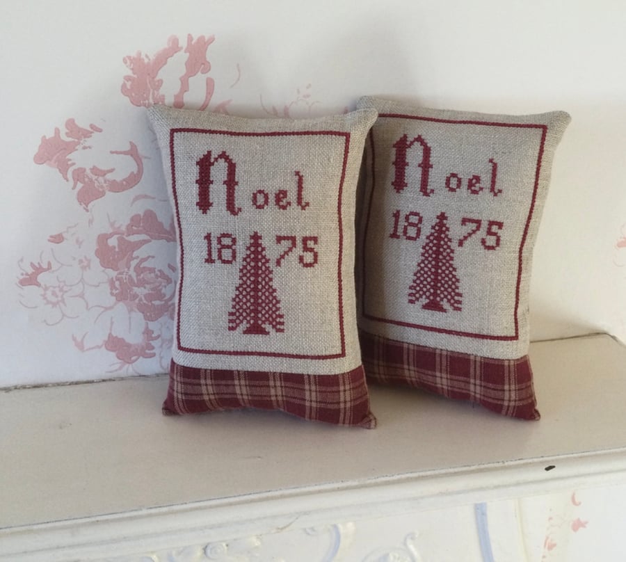 Cross stitch Christmas decoration 