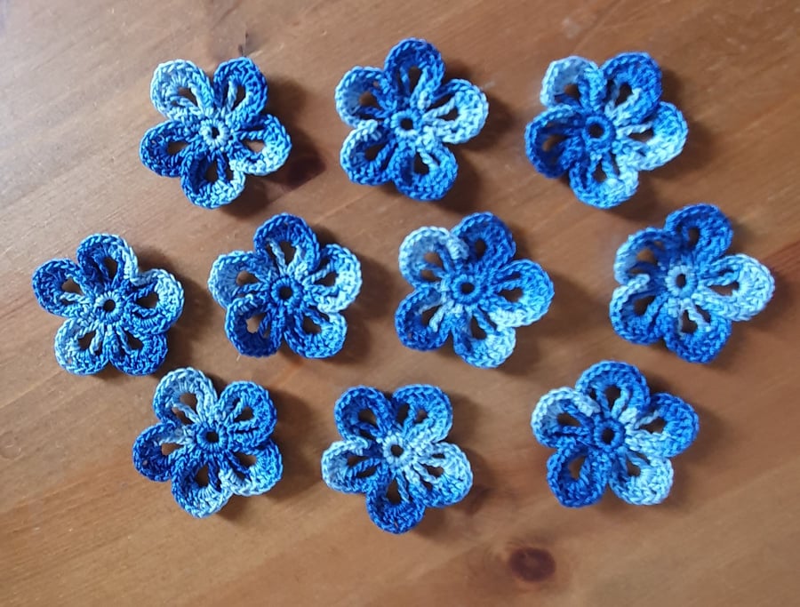 BLUE MULTICOLOURED FLOWERS - 5 PETALS 'BUSY LIZZIE' - 3.5cm Pack of 10