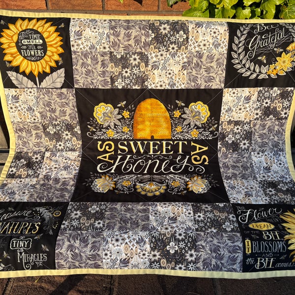 As Sweet as Honey Quilt in Black