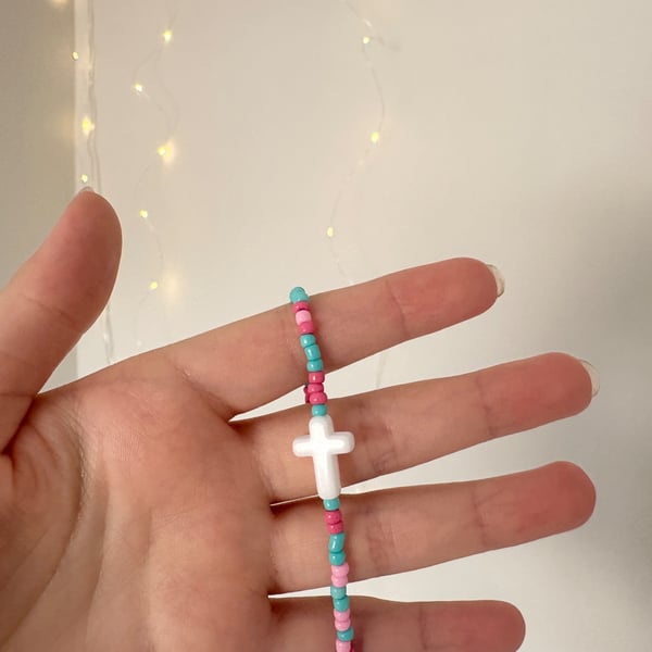 Bubblegum White Cross Beaded Bracelet