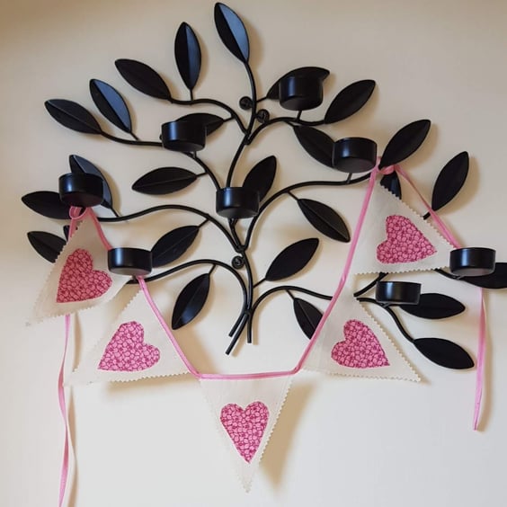Mini Bunting in a bag: pink hearts