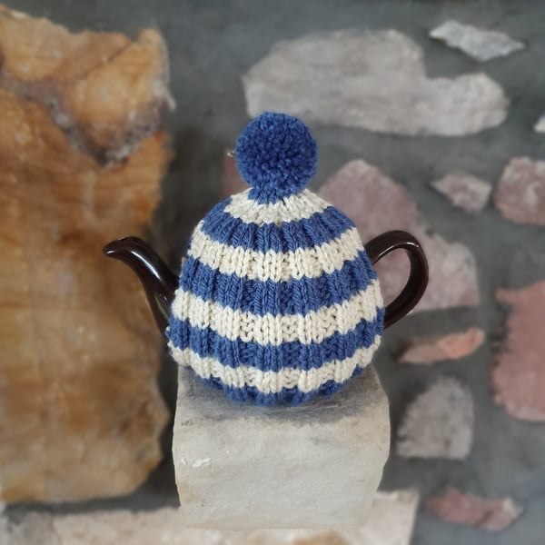 Small Tea Cosy for 2 Cup Tea Pot, Cornish Style, Hand Knitted