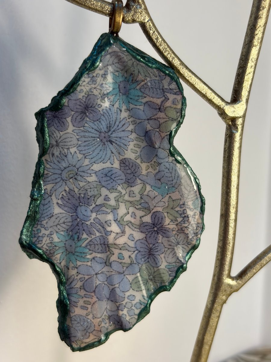 Blue liberty material resin pendant 