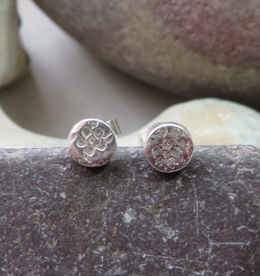 small textured silver stud earrings