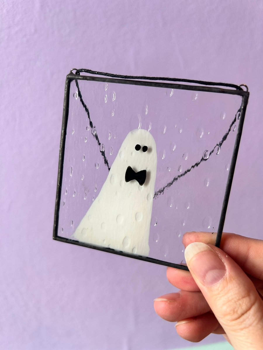 Phantom Portrait - Fancy Ghost 