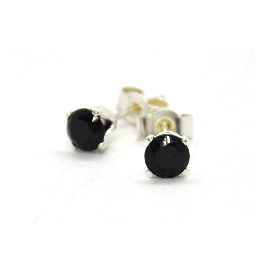 Black spinel silver stud earrings