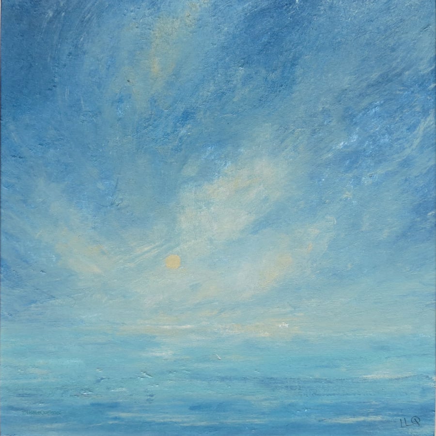 Setting sun dusk over the sea original view of an evening sky