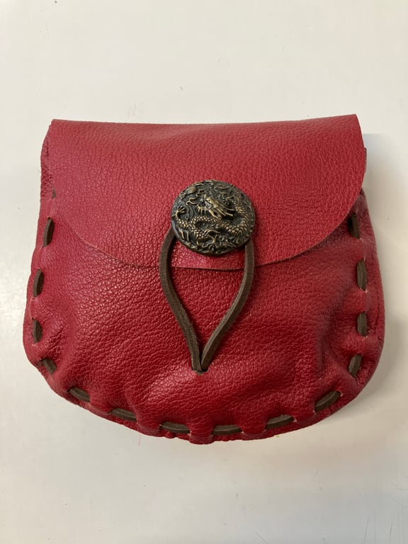Pouch: Red coloured Leather (medieval style) - Dragon Closure - FREE SHIPPING