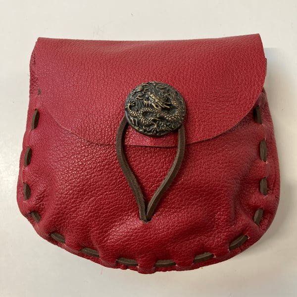 Pouch: Red coloured Leather (medieval style) - Dragon Closure - FREE SHIPPING