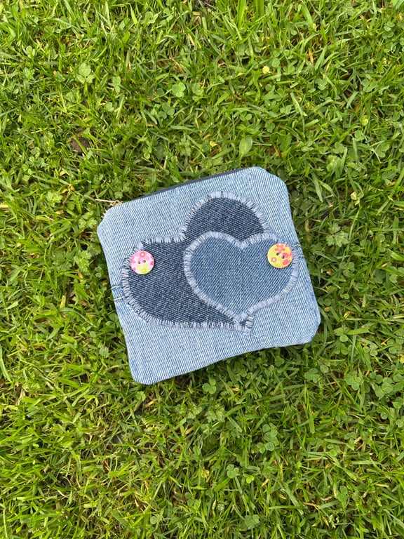 Denim purse with hearts - Upcycled jeans pockets