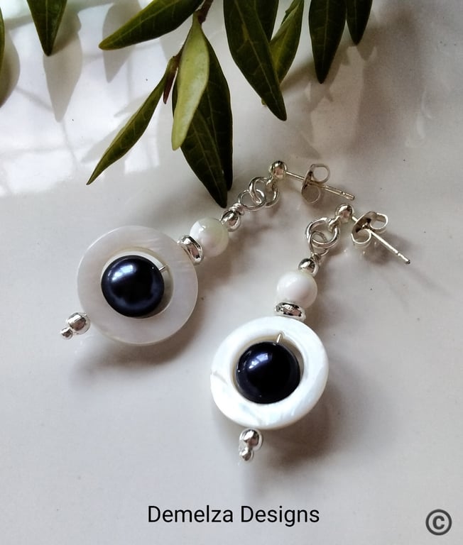 Quality Mother Of Pearl & Shell Pearl Stud Silver Plated Earrings