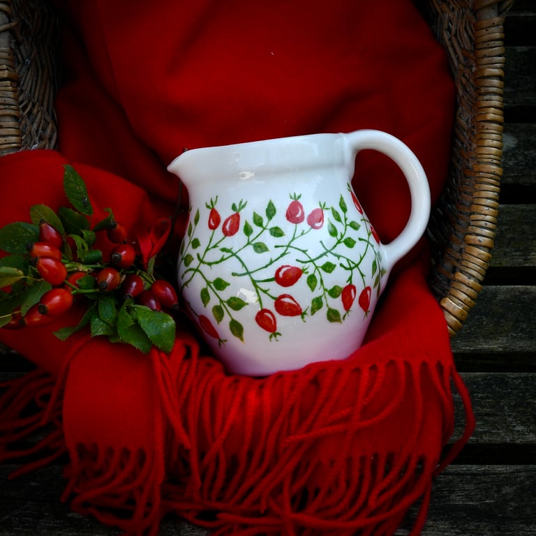 Rose Hip Rustic Pint Jug
