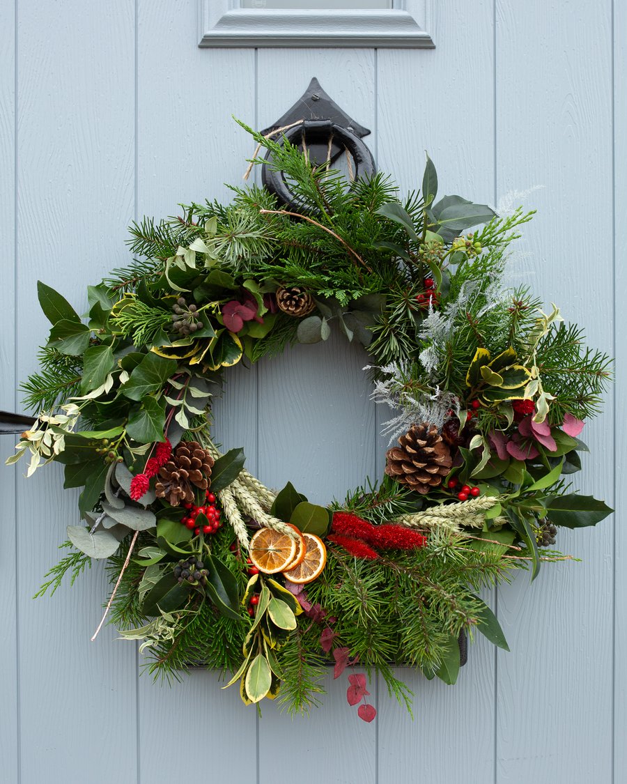 Fresh Foliage Wreath Making Kit. Traditional Festive.