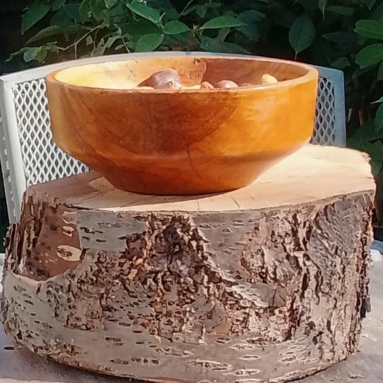 Wooden crafted bowl from Cherry.