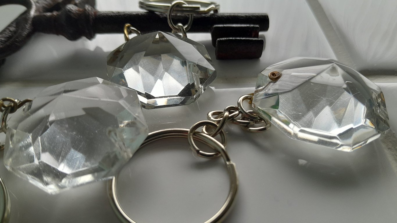 Vintage Chandelier Crystal keyring