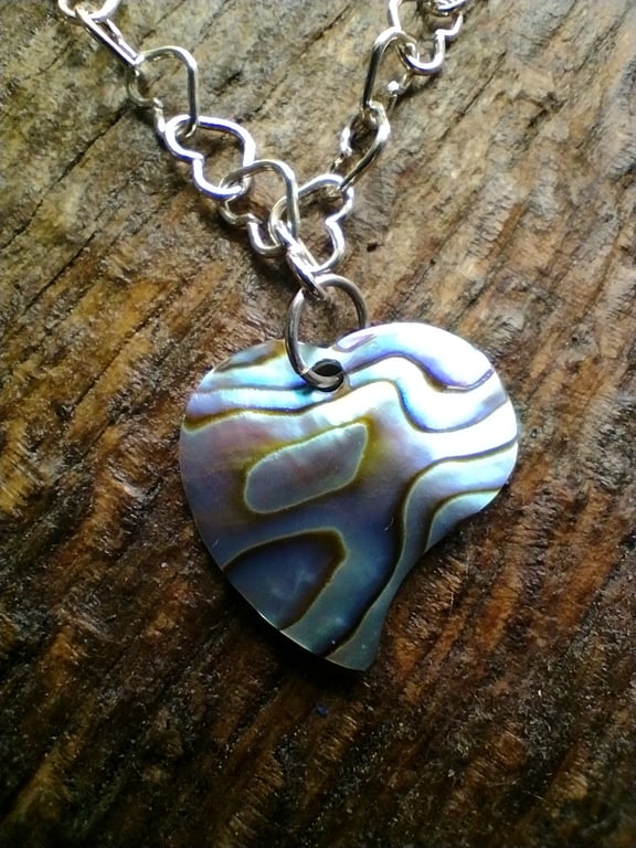 Beautiful colours Paua shell bracelet