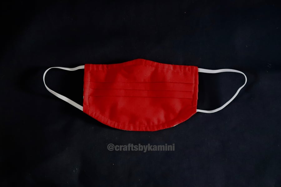 Red washable face covering with nose wire and filter pocket (postage included)