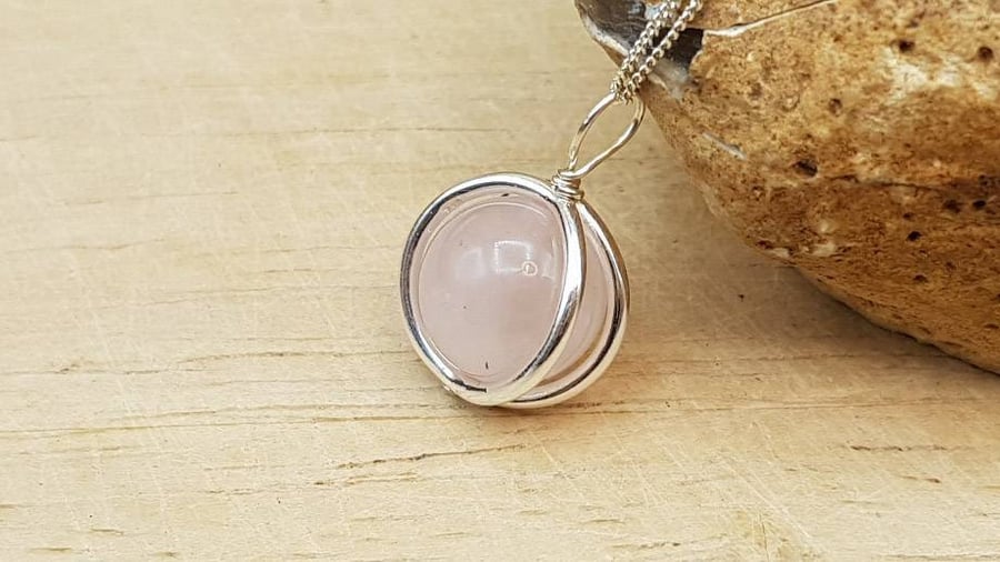 Minimalist Rose Quartz circle necklace. Pink Reiki jewelry. January Birthstone 