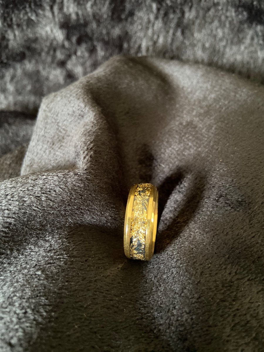 Resin ring with black and gold