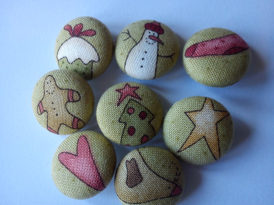8 Handmade Fabric Christmas Buttons 19mm