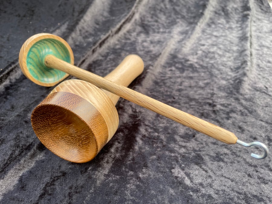 Supported spindle set