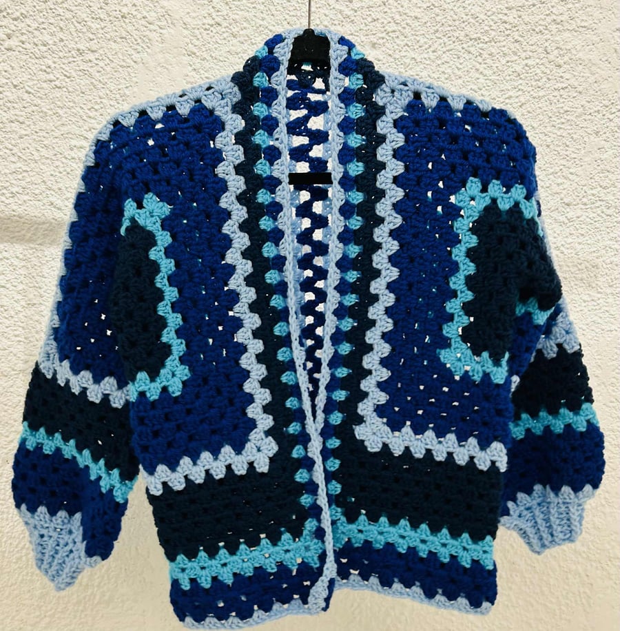 Blue Hexi cardigan short 1