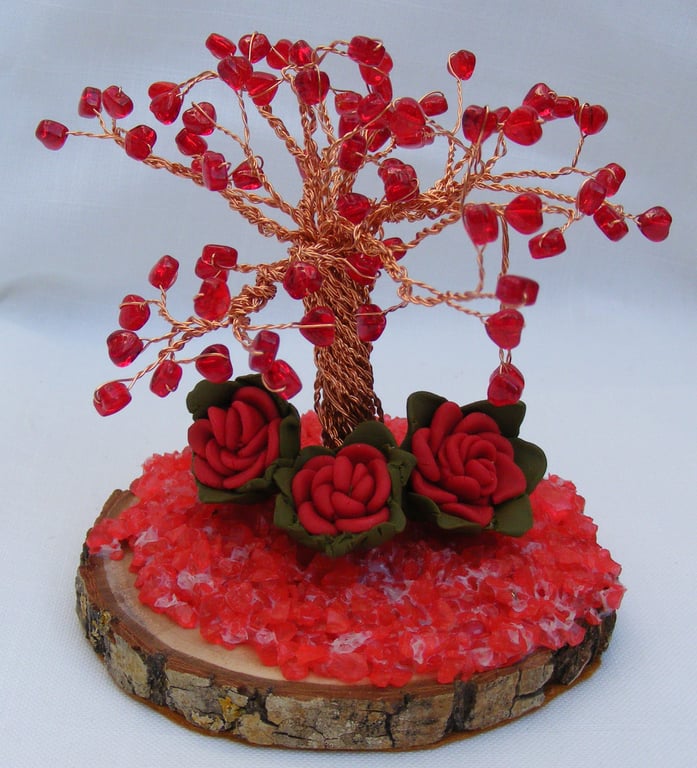 Red heart tree and roses decoration